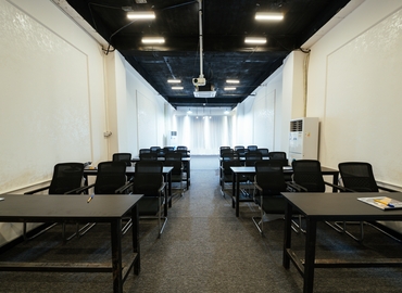 3 m² Business space in Al Basrah, Al Hakemeia (61001) - 2 | MatchOffice.com