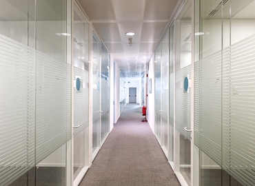 100 m² Business center in Milan, Via San Bovio 3 (20090) - 19 | MatchOffice