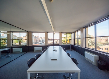 Join suitable a 150 m² Shared office  in Turin, Via Agostino da Montefeltro 2 (10134) - 12 | MatchOffice.com