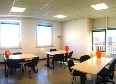 90 m² Shared workspace  in Verona, Via Walter Fleming (37026) - 4 | MatchOffice.com