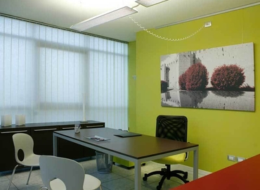 Esplora ufficio temporaneo comodo a Prato di 30 m², Via Traversa Pistoiese 83 - 1 | MatchOffice.it