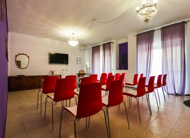 Choose a 40 m² Conference hall in Bari, Via Principe Amedeo (70122) - 1 | MatchOffice