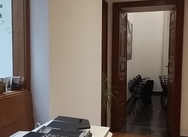 26 m² Business space property up for rent in Cagliari, Viale Trento 3 (09123) - 1 | MatchOffice