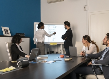 Trova spazio coworking flessibile a Milano di 200 m², Via Cerva 20 - 3 | MatchOffice