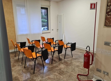 25 m² Conference center in Bergamo, Viale Vittorio Emanuele II 41 (24121) - 1 | MatchOffice.com