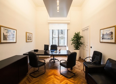 Affitta un centro conferenze accogliente a Municipio I di 30 m², Via Ludovisi - 5 | MatchOffice.it