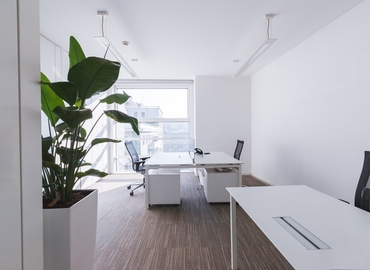 Business center disponibili per l'affitto a Milano di 11 m², Piazza Quattro Novembre 7 - 5 | MatchOffice.it