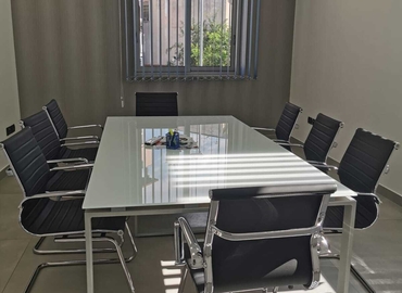 Prenota una sala conferenze accogliente a Napoli di 26 m², Viale dei Gerani 1 - 2 | MatchOffice.it