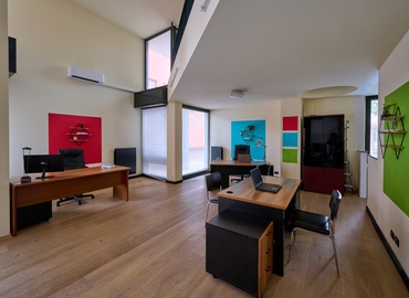 Esplora ufficio condiviso adatto a Milano di 90 m², Via Deledda - 4 | MatchOffice.it