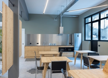 Esplora ufficio temporaneo adatto a Lecco di 10 m², Viale Rimembranza 11 - 2 | MatchOffice