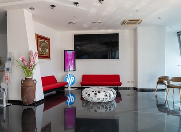 90 m² Coworking space  in Frascati, Via di Grotte Portella 6 (00044) - 2 | MatchOffice.com
