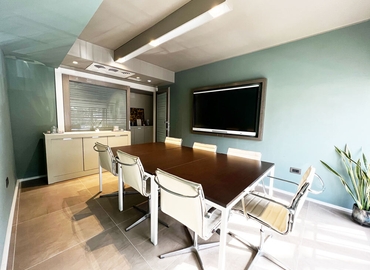 Scegli una sala riunioni accogliente a Cagliari di 80 m², Viale Regina Margherita - 10 | MatchOffice.it