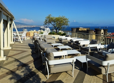 Prenota una sala riunioni accogliente a Napoli di 15 m², Via San Giacomo 32 - 12 | MatchOffice.it