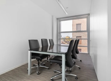 Business center disponibili per l'affitto a Milano di 100 m², Piazza IV Novembre 7 - 8 | MatchOffice.it