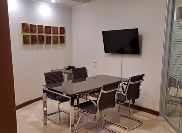 Affitta una sala riunioni affidabile a Brescia di 30 m², Via Cipro 1 - 5 | MatchOffice.it