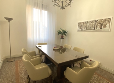 Affitta un centro conferenze accogliente a Bologna di 12 m², Via Farini 28 - 1 | MatchOffice