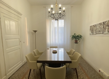 Prenota una sala conferenze affidabile a Bologna di 12 m², Via Farini 28 - 0 | MatchOffice