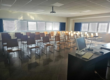 100 m² Conference hall in Taranto, Via Maria Lupoli (74122) - 2 | MatchOffice.com
