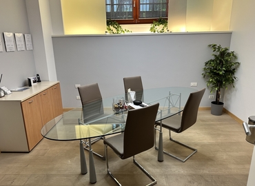 Office Via dei Cavalieri del Santo Sepolcro 12 20121 Milan