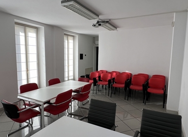 Esplora spazio coworking comodo a Cantù di 12 m², Via Unione 4 - 2 | MatchOffice.it