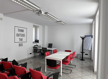 12 m² Shared office  in Cantù, Via Unione 4 (22063) - 1 | MatchOffice.com