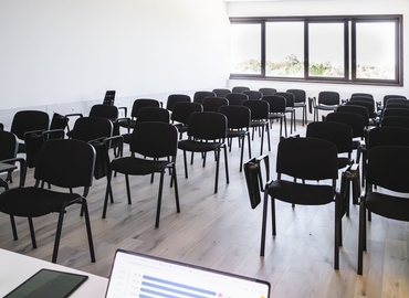 50 m² Conference room in Pescara, Via Vella 24 (66100) - 1 | MatchOffice.com