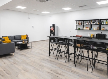90 m² Co-working in Pescara, Via Vella 24 (66100) - 1 | MatchOffice.com