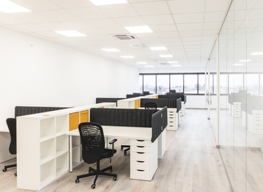 90 m² Shared workspace  in Pescara, Via Vella 24 (66100) - 3 | MatchOffice