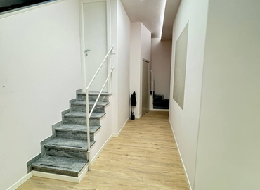 Office Via Gian Giacomo Mora 11 20123 Milan