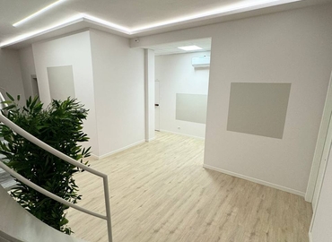 Office Via Gian Giacomo Mora 11 20123 Milan