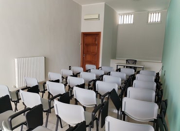 Affitta una sala riunioni affidabile a Bari di , Via delle Murge 65 - 5 | MatchOffice.it
