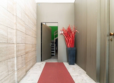 Office Via Agordat 32 20127 Milan