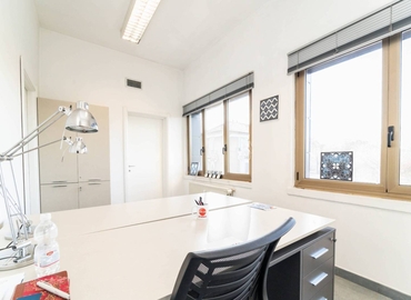 Office Via Agordat 32 20127 Milan
