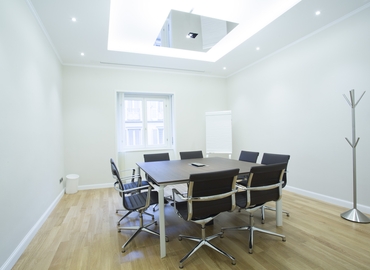 Uffici poco costosi disponibili per l'affitto a Milano di 26 m², Via Bagutta 13 - 3 | MatchOffice