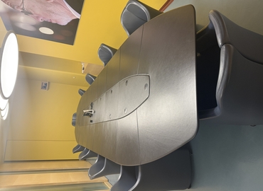  Conference room in Naples, Piazza dei Martiri 30 (80121) - 1 | MatchOffice.com
