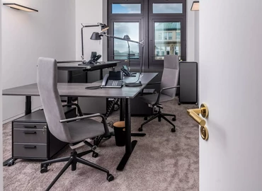 Trova ufficio coworking comodo a Milano di 1900 m², Via Broletto 4 - 1 | MatchOffice.it