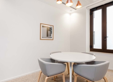 Business center Piazza di San Silvestro 8,Palazzo Marignoli 00187 Rome City