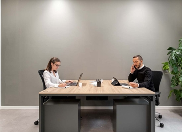 Trova spazio coworking adatto a Bologna di 10 m², Via Altabella 17 - 6 | MatchOffice.it