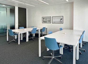 Business center Via Gaetano de Castillia, 23 20124 Milan