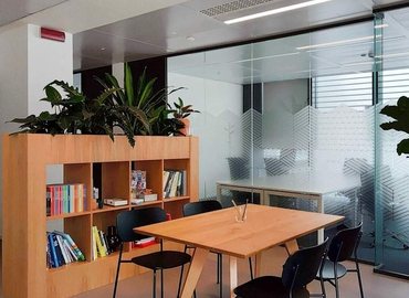 Business center Via Giuseppe Piazzi, 2/4 20159 Milan