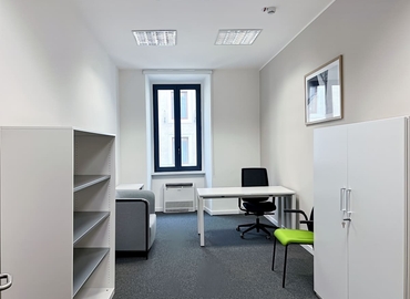 Business center Salita San Nicola da Tolentino n. 13 00187 Rome City
