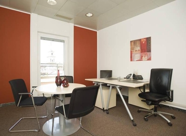 36 m² Business park place available to rent in Milan, Via Santa Maria Valle 3 (20123) - 0 | MatchOffice