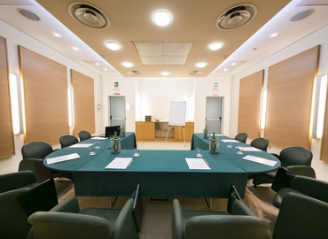  Conference hall in Naples, Viale Comandante Umberto Maddalena 192 (80144) - 0 | MatchOffice.com