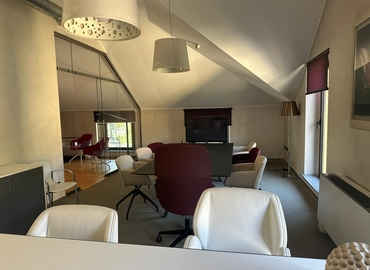 Prenota una sala conferenze accogliente a Milano di , Viale Lunigiana 26 - 4 | MatchOffice