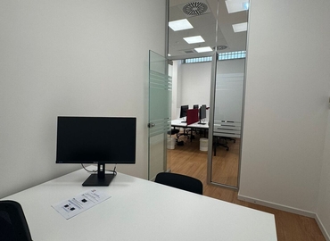 Spazi per uffici comodi disponibili per l'affitto a Napoli di 35 m², Via Circumvallazione Esterna 2 - 3 | MatchOffice.it