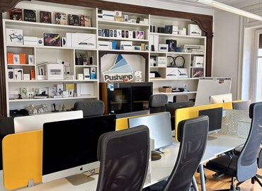 Coworking Via Carlo de Cesare 64 80132 Naples