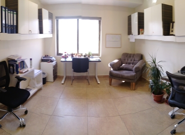 30 m² Business space in Amman, Queen Rania Street (11831) - 0 | MatchOffice.com