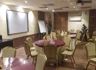 30 m² Business space building up for rent in Amman, Queen Rania St (11947) - 2 | MatchOffice