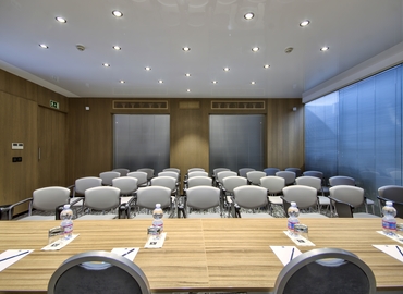 10 m² Meeting room in St Julian's, Dobbie (STJ 3070) - 1 | MatchOffice.com