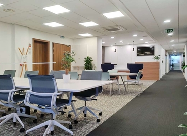 10 m² Shared workspace  in St Julian's, Dragonara Business Centre (STJ 3141) - 3 | MatchOffice
